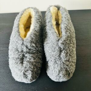 Wool home slippers